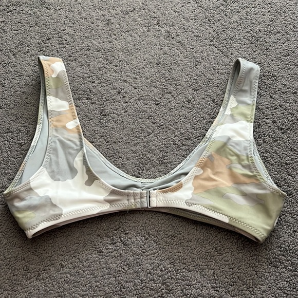 Aerie bikini top size medium - Picture 2 of 3